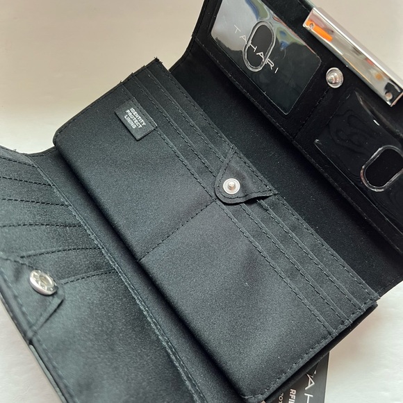 NWT TAHARI RFID WALLET ORGANIZER CLUTCH CASE - Picture 4 of 15